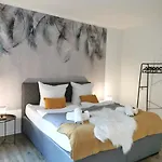 Bohnapartments - Town House Am Stadtpark - Terrasse - Parkplaetze - Wlan Апартаменты