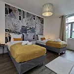 Bohnapartments - Town House Am Stadtpark - Terrasse - Parkplaetze - Wlan Апартаменты Эрфурт